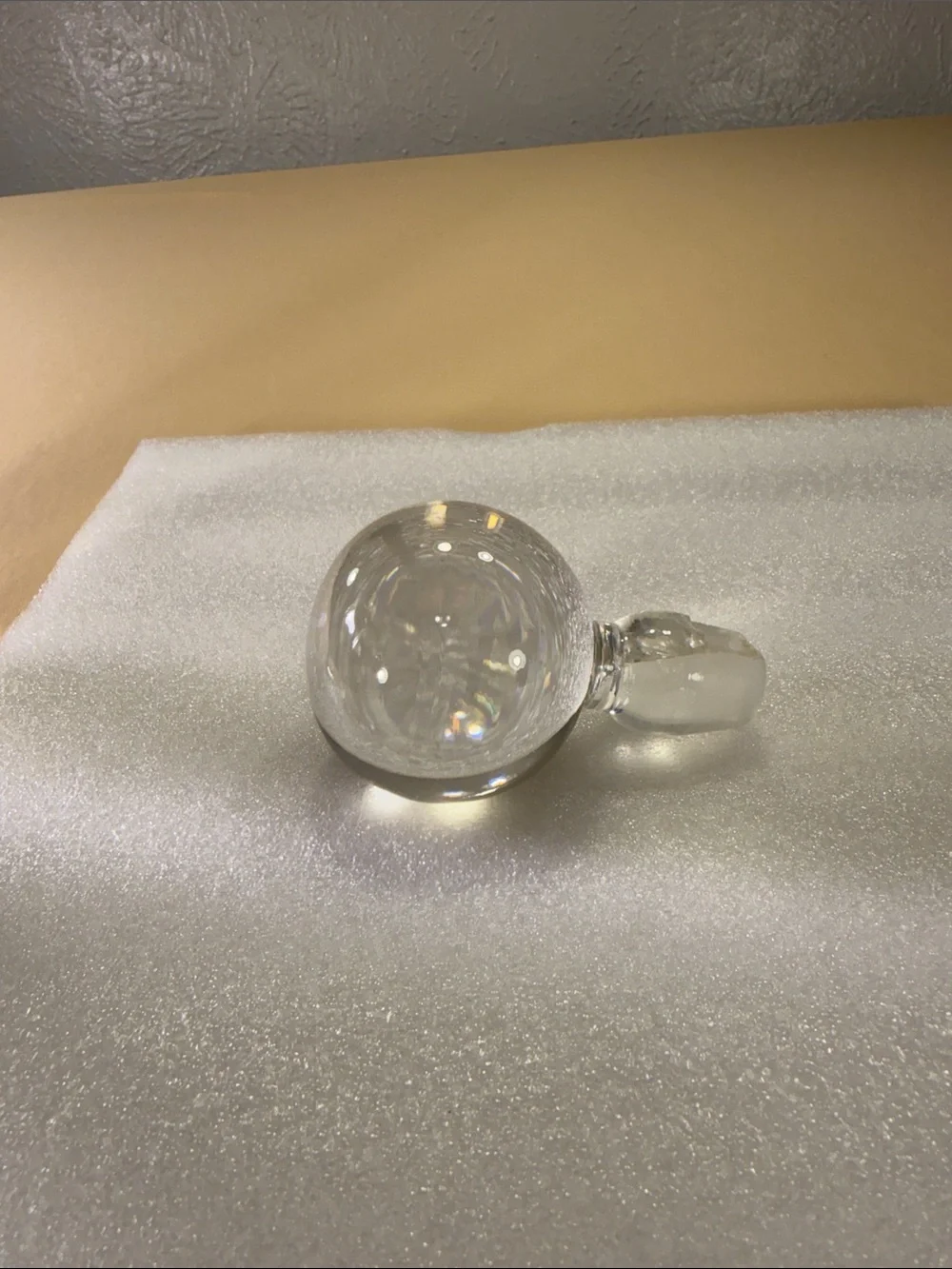 Heavy square glass decanter with round stopper
